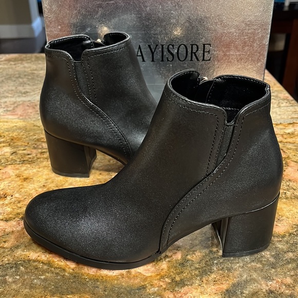 Women’s black chunky square gold zipper black slip on boots chunky square heal - Picture 3 of 10